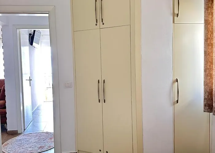 Franci 2 アパート *